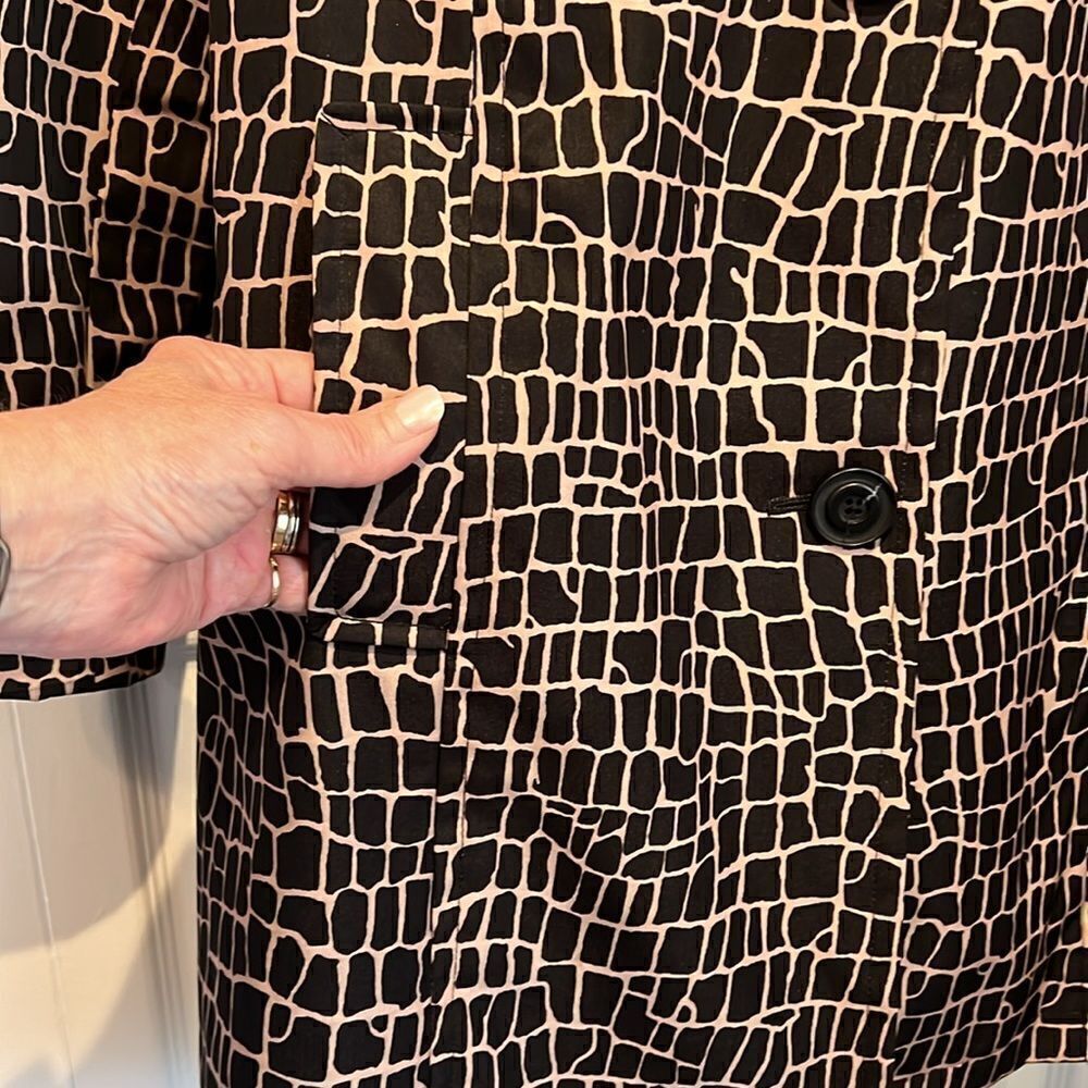 Relatively Black/Tan Animal Print Rain Coat‎ Size L/XL ( see measurements) - Picture 4 of 13